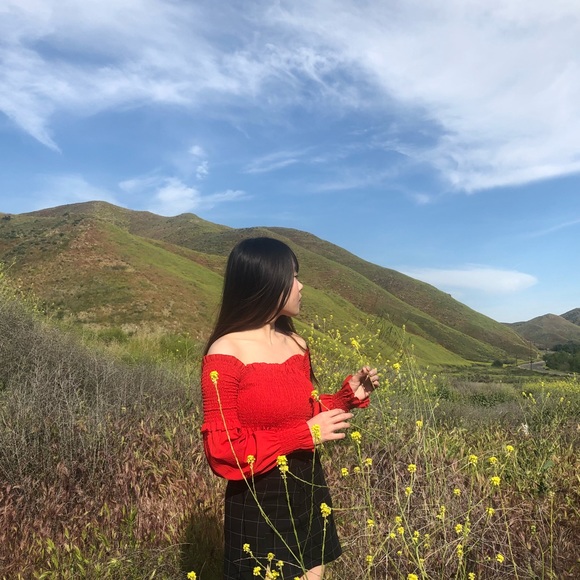 Plain Off Shoulder Cropped Long Sleeve Top - Picture 3 of 5